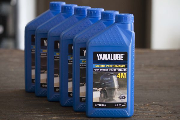 Yamalube 10W30 Outboard Mineral 4M FC-W Marine Engine Oil Quart - LUB-10W30-FC-12 - 6-Pack For Sale